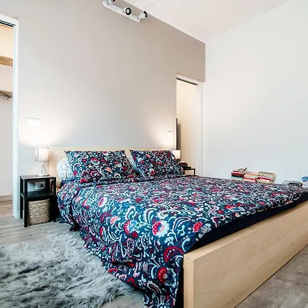 A Step From Apartment Como